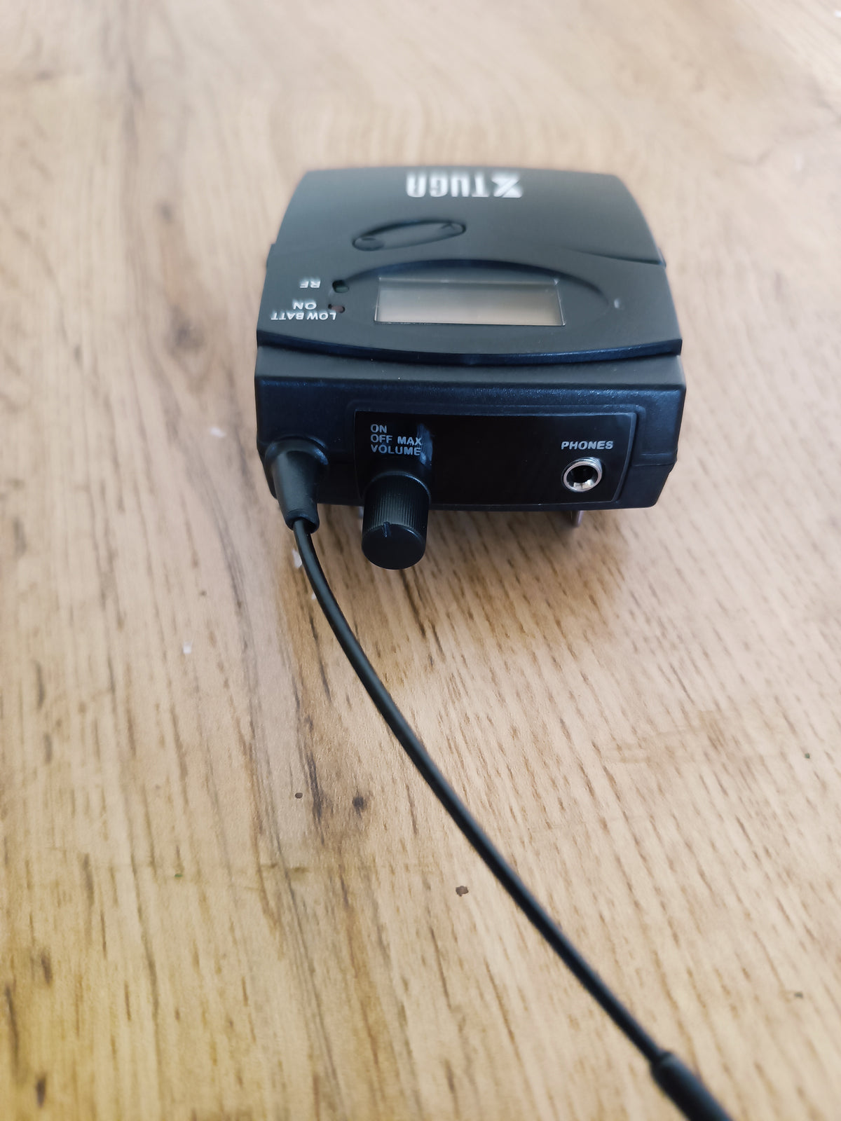 XTUGA bezdrátový přijímač pro in-ear monitorovací systémy