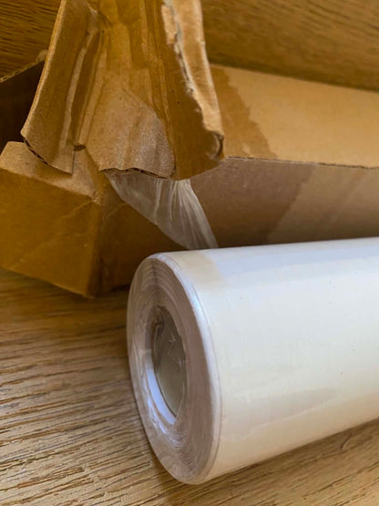 Samolepicí nábytková fólie Kinlo 500 × 60 cm – bílá s jemnou texturou