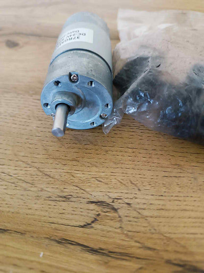 DC převodový motor 37RGM555-10K, 24V, 600 ot./min – silný motor pro robotiku a projekty