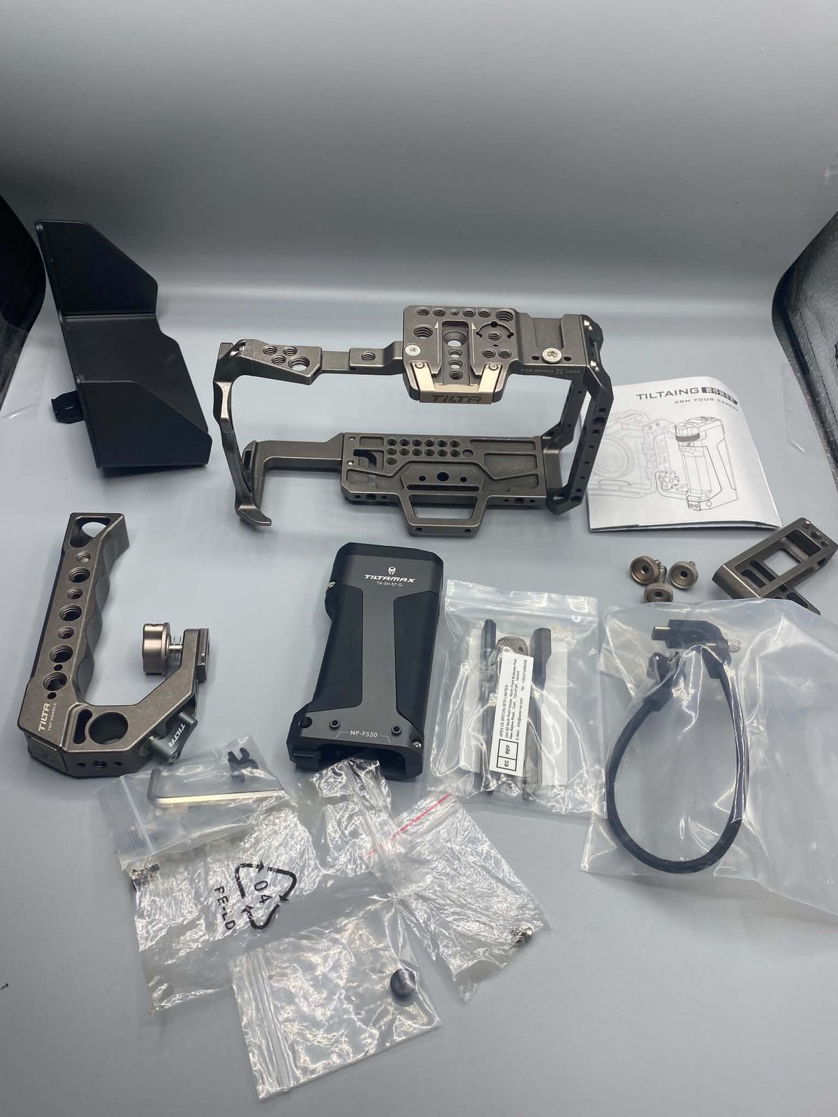 Tiltaing Tactical Kit pro BMPCC 4K / 6K (klec, boční rukojeť, držák SSD, clona)