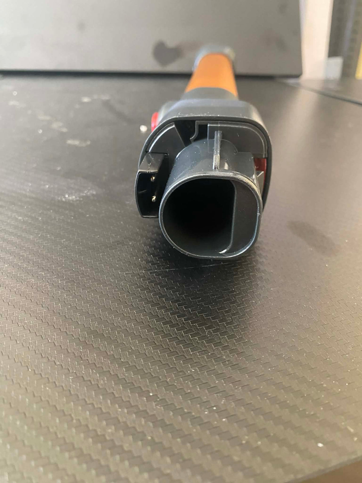 Teleskopická prodlužovací tyč pro bezdrátové vysavače Orfeld