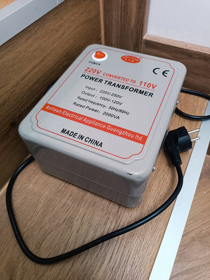 2000VA transformátor - 220V–250V na 100V–120V, 50/60Hz