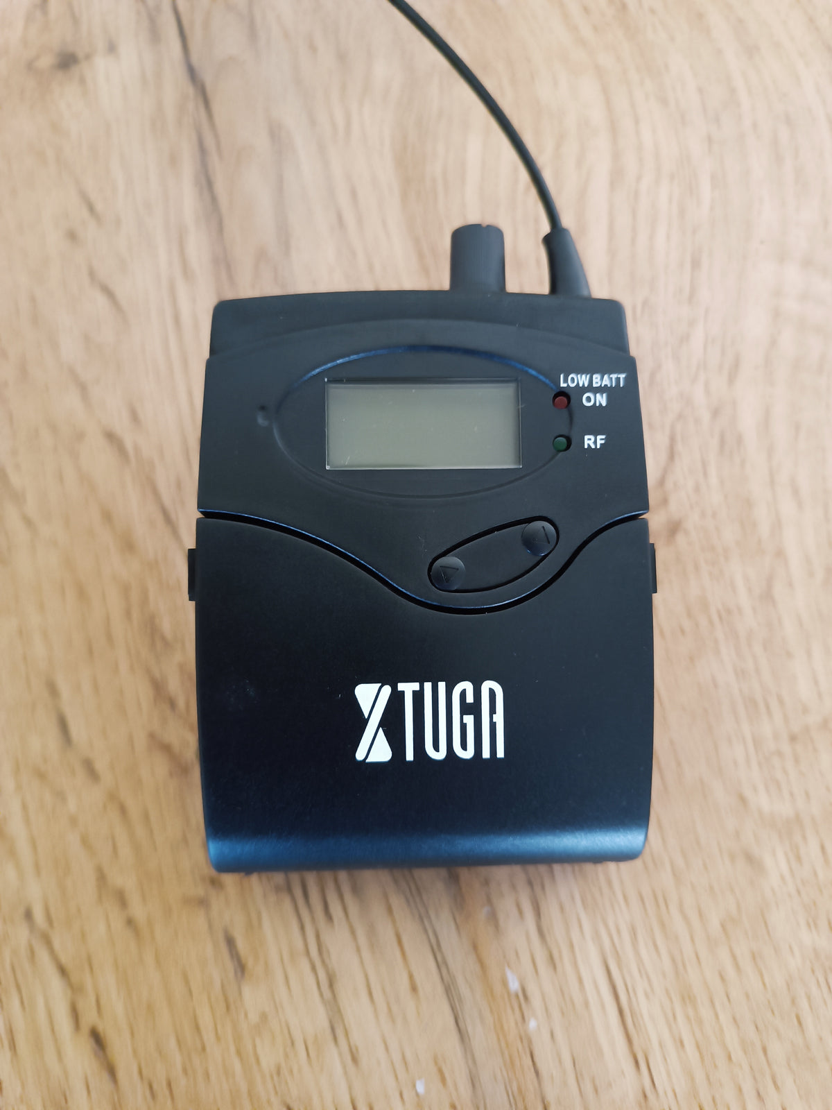 XTUGA bezdrátový přijímač pro in-ear monitorovací systémy