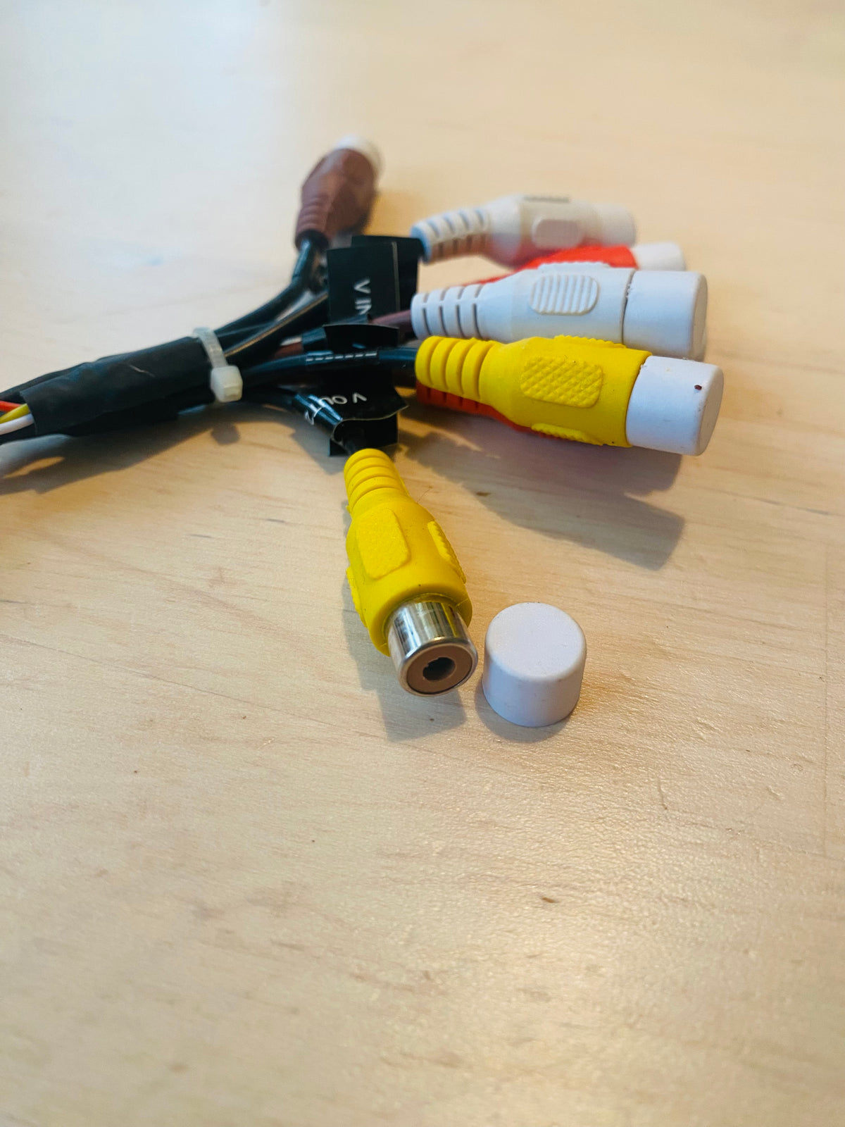 20 PIN konektor pro 2DIN autorádia, 8 RCA