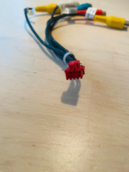 8 PIN konektor pro autorádia - 5 RCA