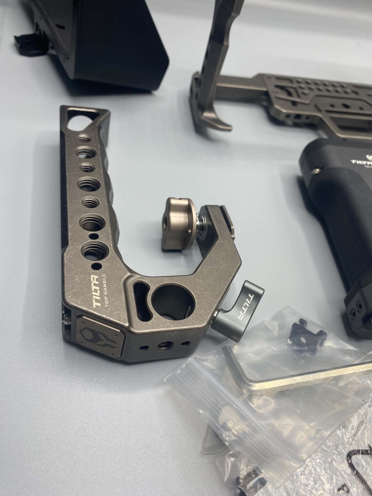 Tiltaing Tactical Kit pro BMPCC 4K / 6K (klec, boční rukojeť, držák SSD, clona)