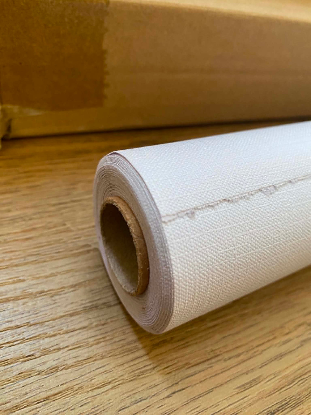 Samolepicí nábytková fólie Kinlo 500 × 61 cm – krepová bílá