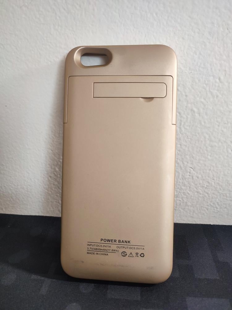Externí bateriový kryt s kickstandem pro iPhone 6/6s – 4800mAh, zlatá