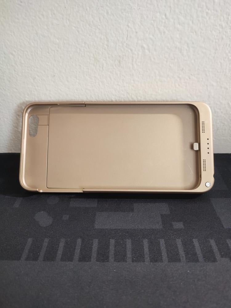 Externí bateriový kryt s kickstandem pro iPhone 6/6s – 4800mAh, zlatá
