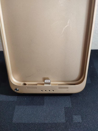 Externí bateriový kryt s kickstandem pro iPhone 6/6s – 4800mAh, zlatá