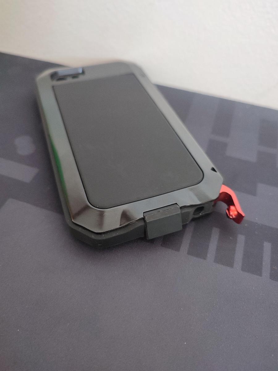 Odolný kryt Gorilla Glass pro iPhone X